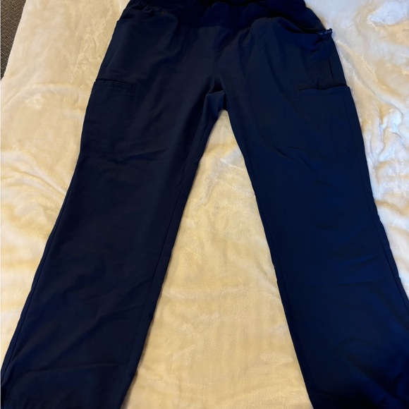 Navy Blue Scrub Set - Picture 4 of 6